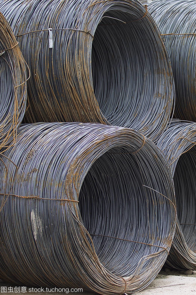 薄金屬加固傷口 海灣金屬制品倉庫的創新應用與安全考量